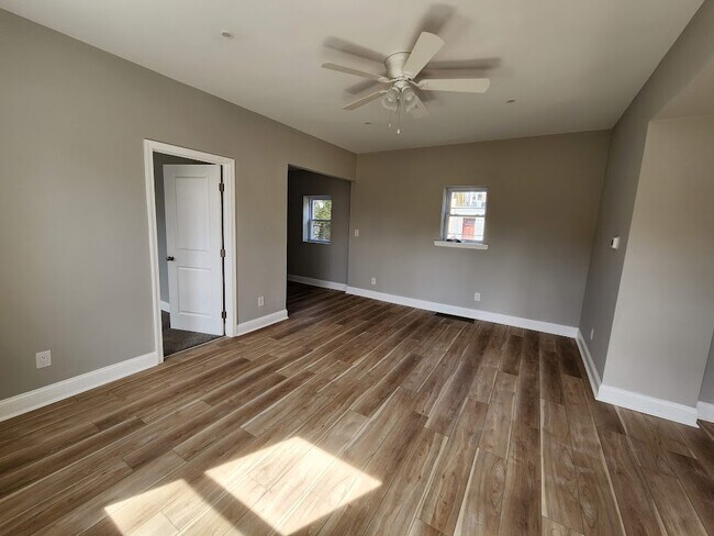 Foto del edificio - 5535 Ridge Ave