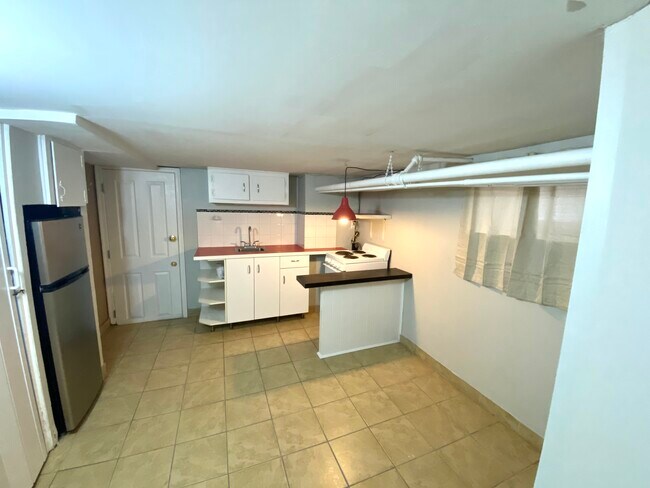 Building Photo - 6626 ditman street
