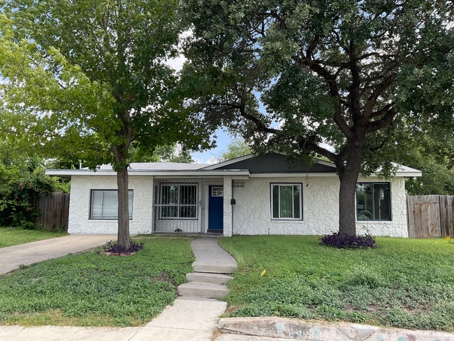 Building Photo - 103 Bernice Dr