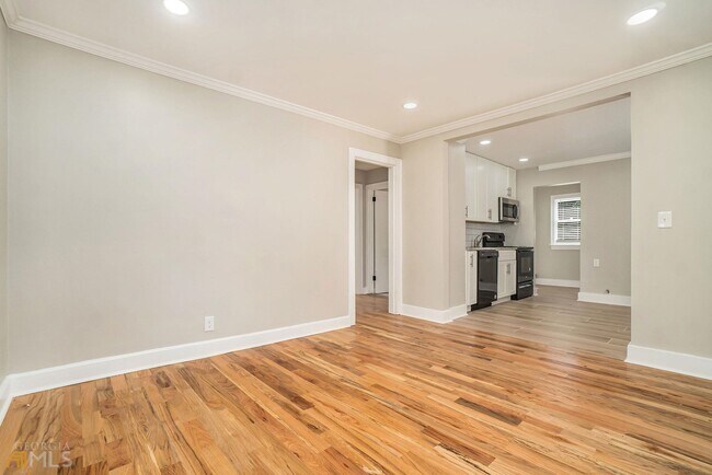 Foto del edificio - 1324 Bernard St NW