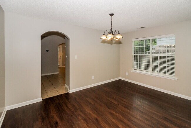 Building Photo - 7317 Green Ash Dr