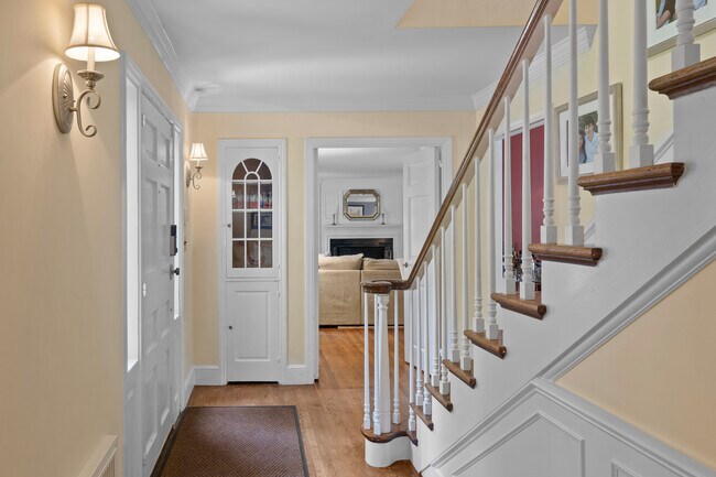 Foto del edificio - 342 Woodbury Rd