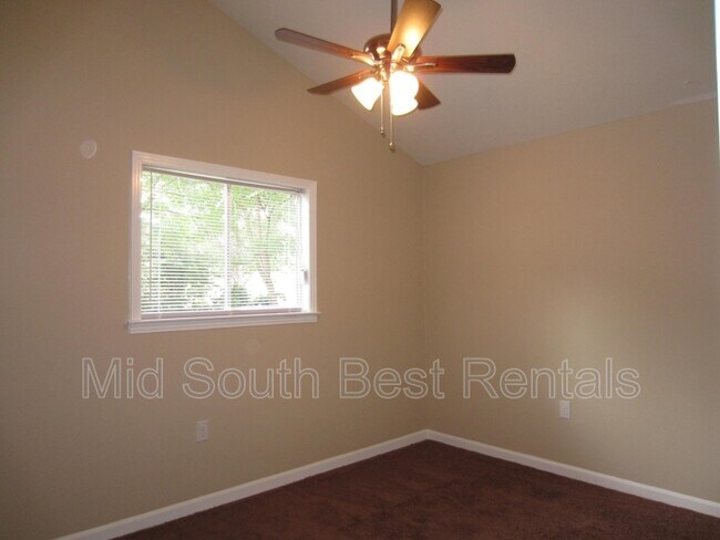 Foto del edificio - 4284 Merlcrest Cove