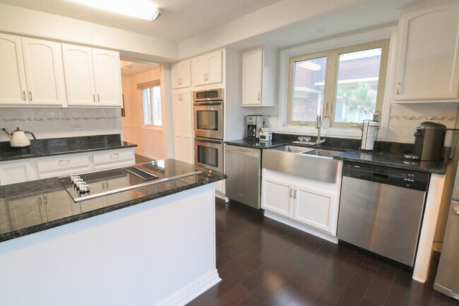 Building Photo - 740 Ballantrae Dr