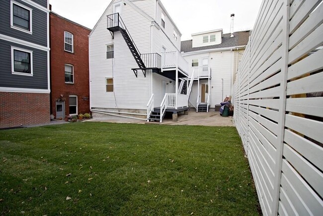 Foto del edificio - 16 Trenton St