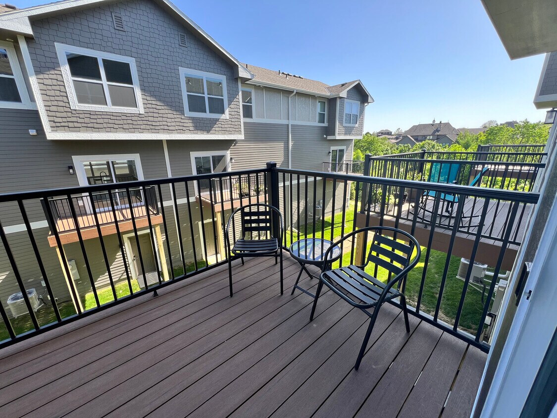 Patio - 20857 S Plz