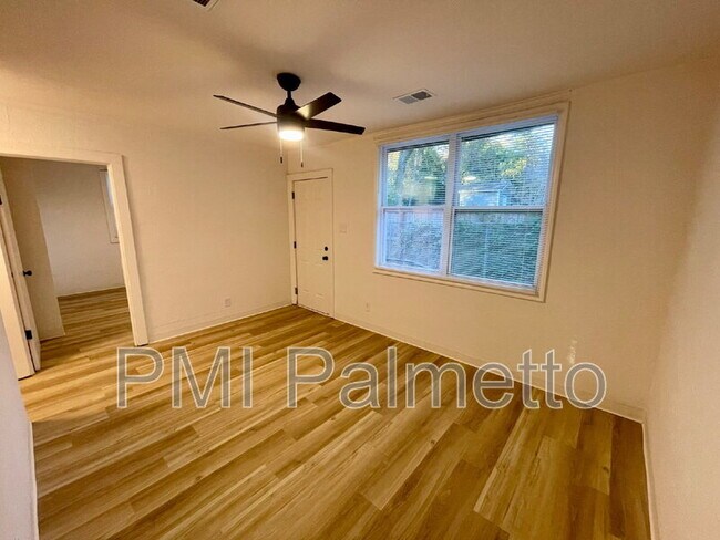 Foto del edificio - 2205 Harper St