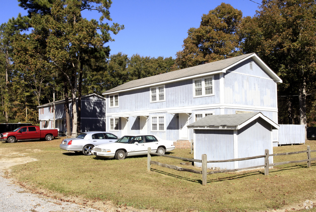 Primary Photo - 128 Themens Rd
