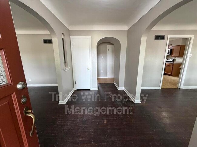 Building Photo - 1629 Redman Rd