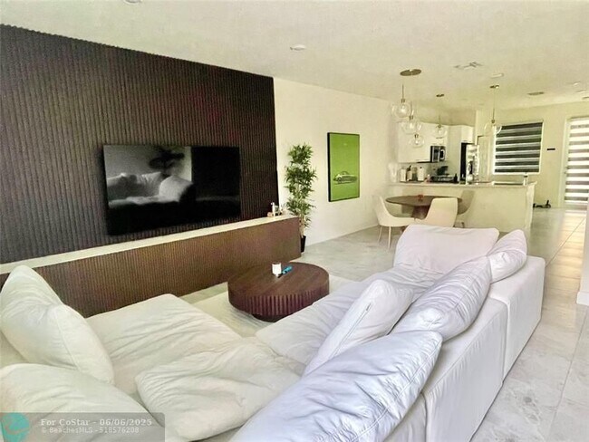 Foto del edificio - 6420 NW 102nd Path