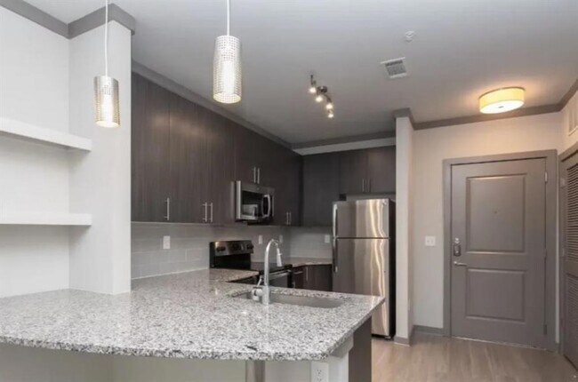 Foto del edificio - 185 Cliftwood Dr NE