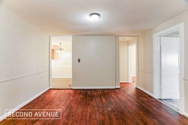 Foto del edificio - 208 Kentwood Ave