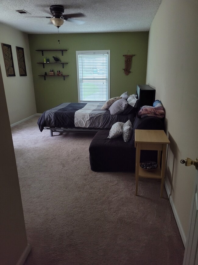 Building Photo - 967 Smoketree Dr