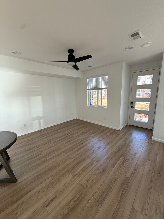 Foto del edificio - 24249 E 41st Ave