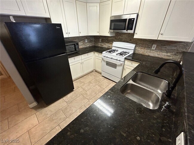 Foto del edificio - 2105 Sleepy Ct