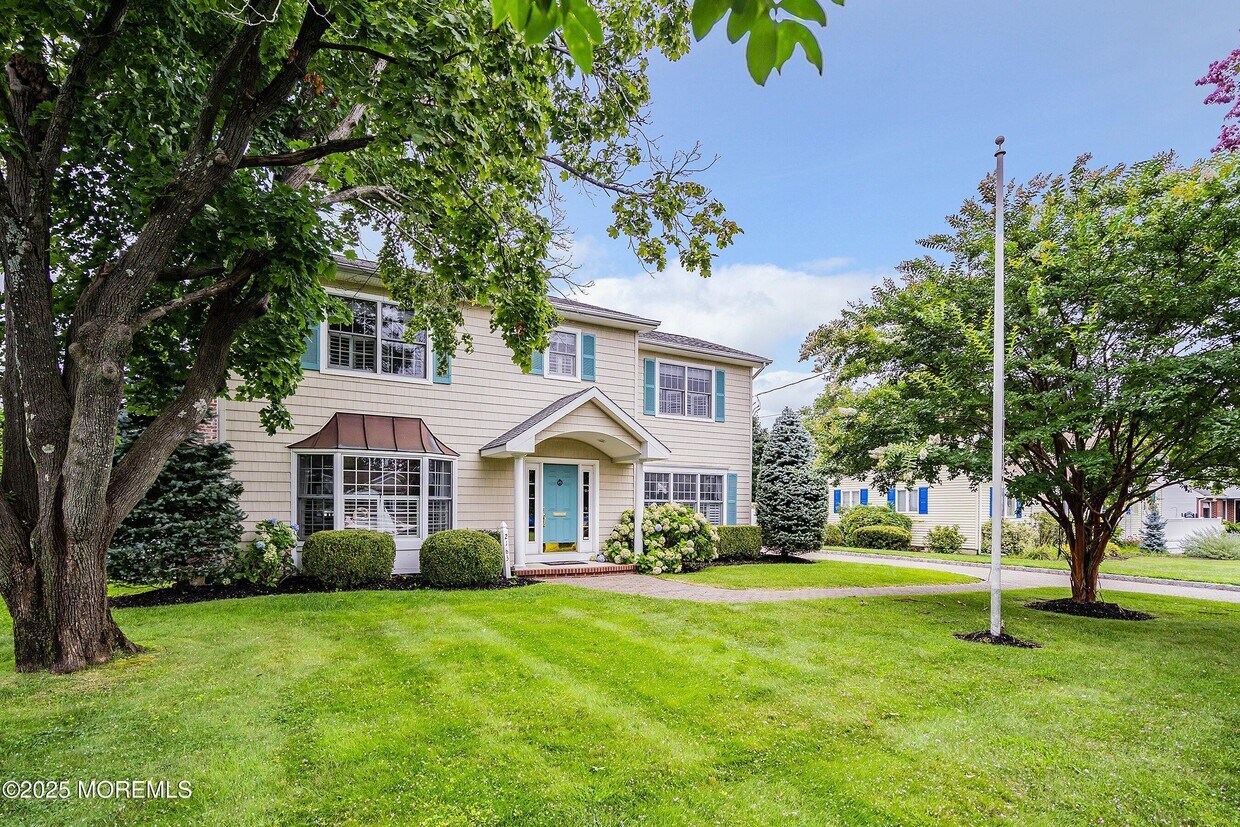 Primary Photo - 2163 Village Rd
