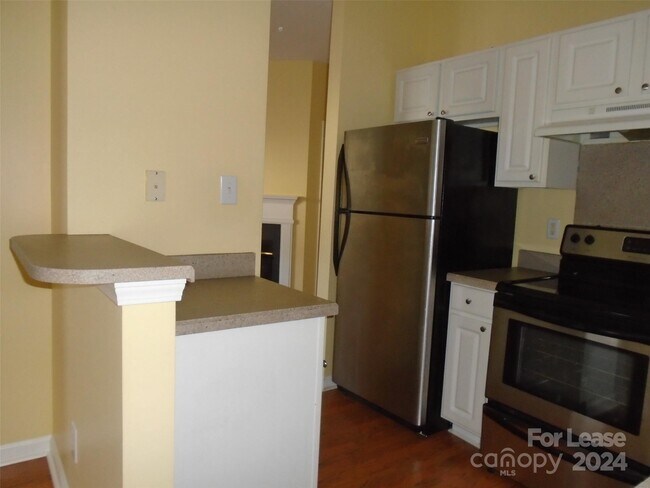 Foto del edificio - 2061 Lennox Square Rd