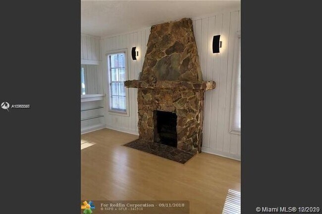 Foto del edificio - 3560 SW 25th Terrace