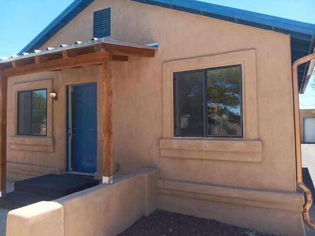 Foto del edificio - MOVE IN SPECIAL! 3 Bedroom 2 Bathroom Home...