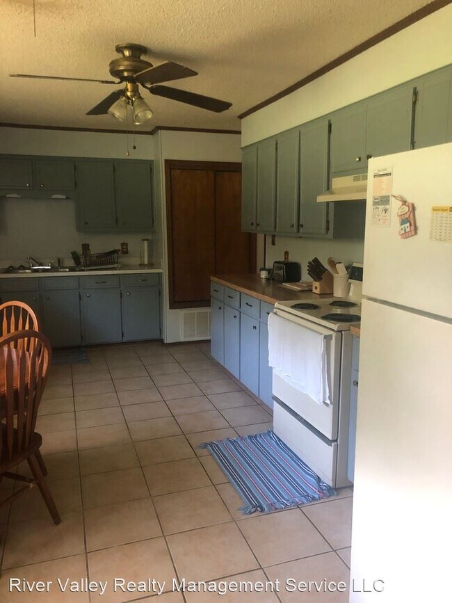 Foto del edificio - 3 br, 1.5 bath House - 10163 Ard Rd.