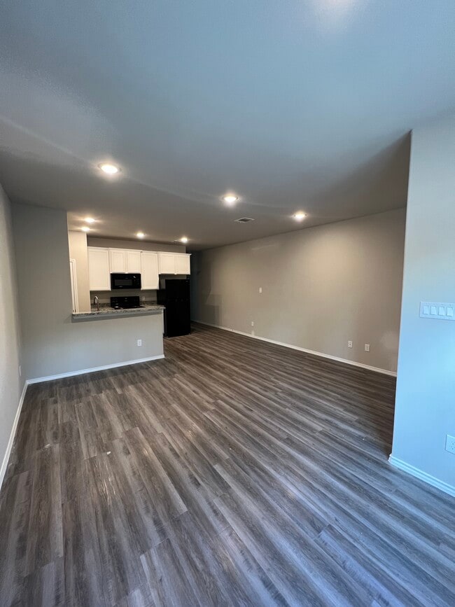 Building Photo - 1149 Southwood Dr