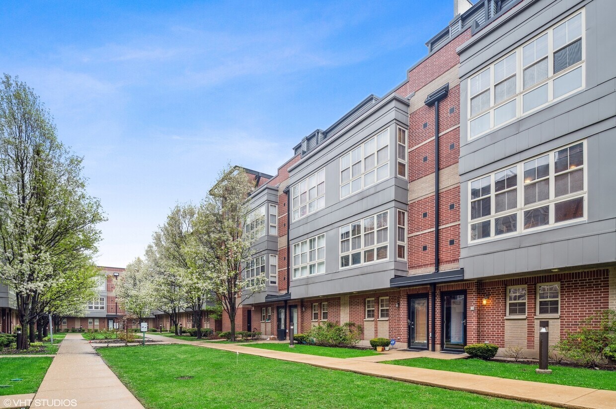 Foto principal - 2321 S Wabash Ave