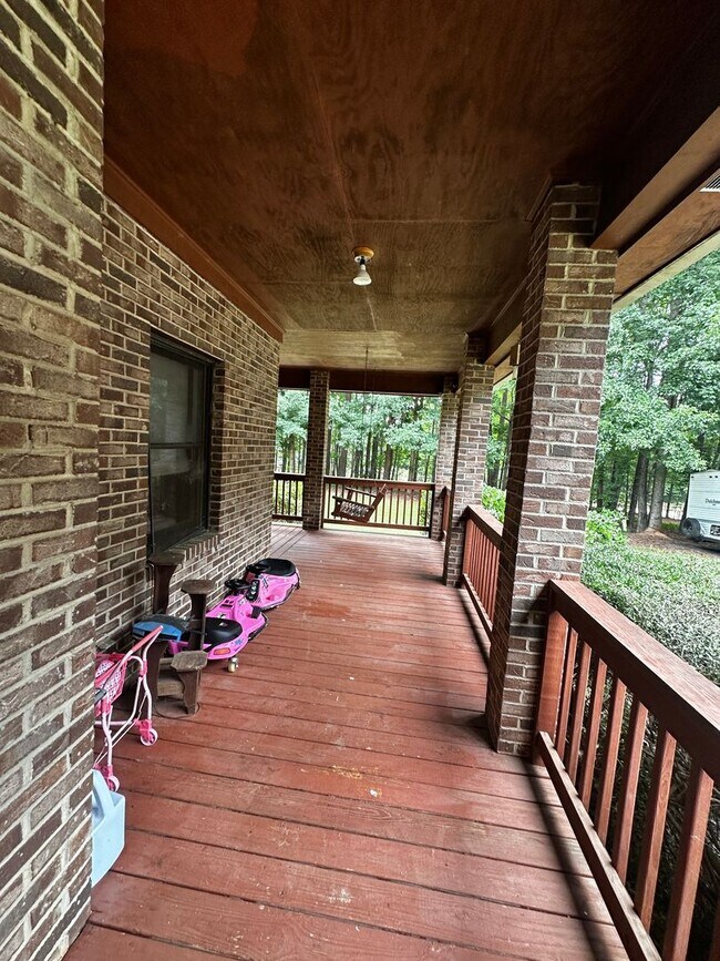 Foto del edificio - 105 Bear Creek Ct