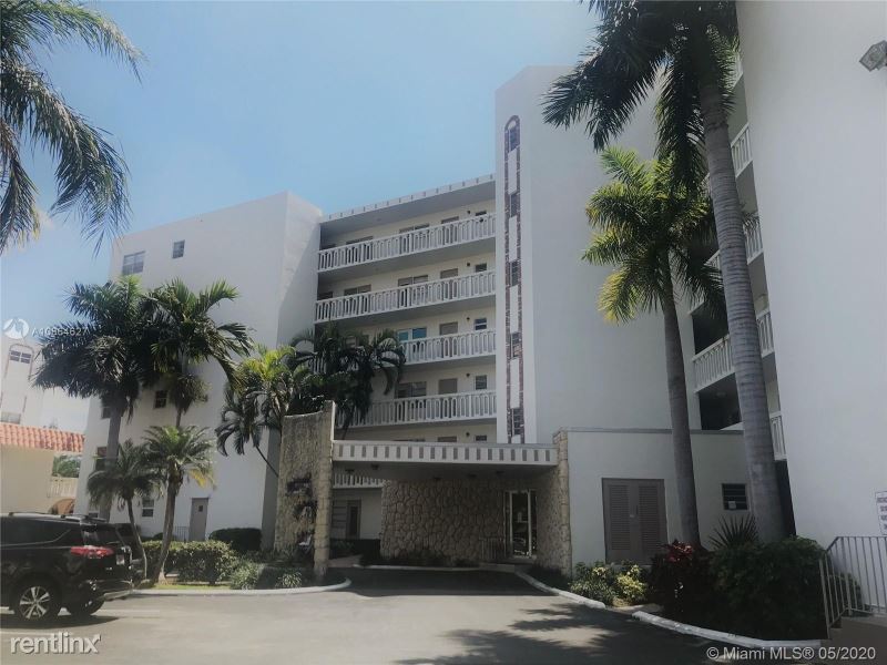 Primary Photo - 3181 S Ocean Dr