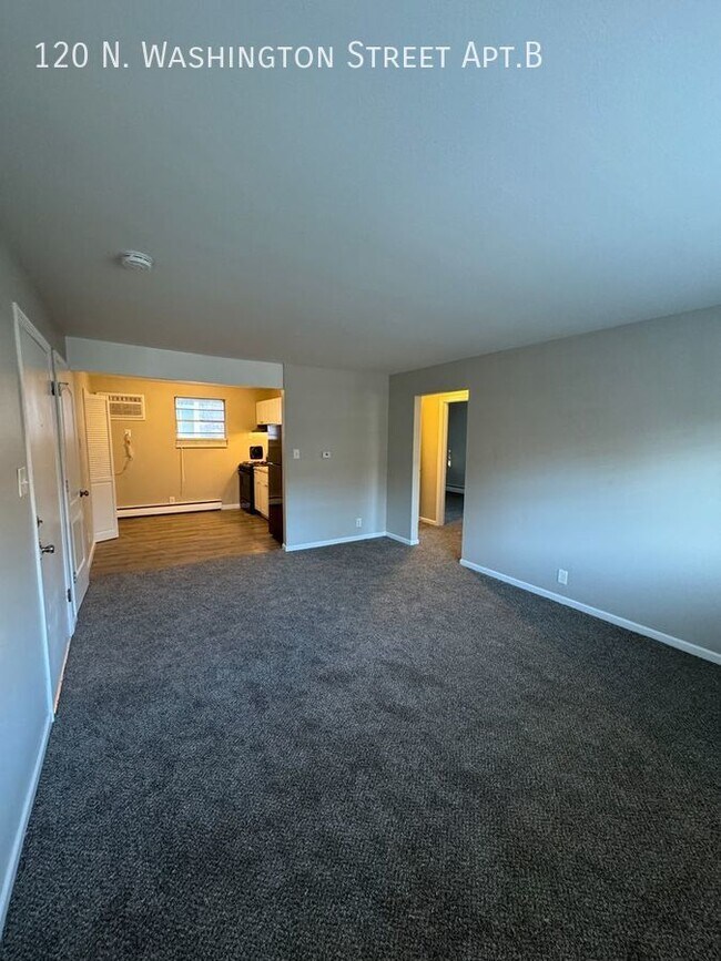 Building Photo - Updated 2 bedroom in the Heart of Delaware