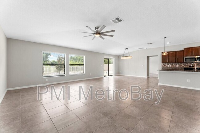 Foto del edificio - 9703 Sage Creek Dr