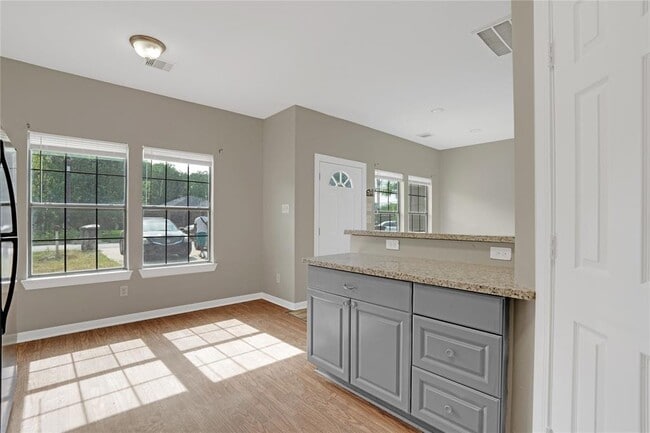 Building Photo - 9610 Buffum St