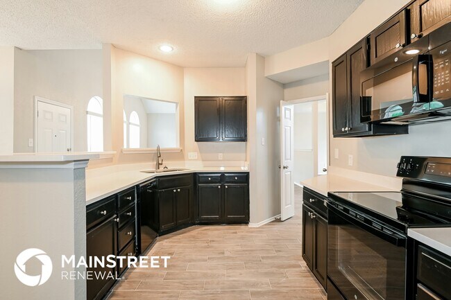 Building Photo - 809 Hines Dr