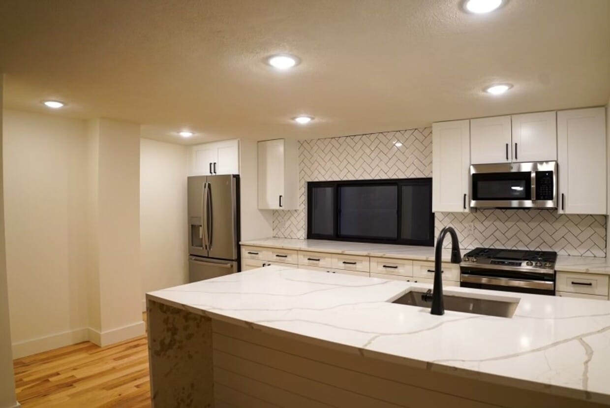 Luxury 2 bed 2 bath, amazing Southside loc... - Luxury 2 bed 2 bath, amazing Southside loc...
