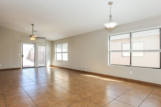 Foto del edificio - 8516 W Elm St