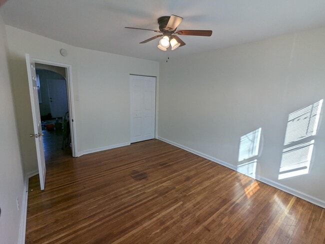 Bedroom - 334 E Essex Ave