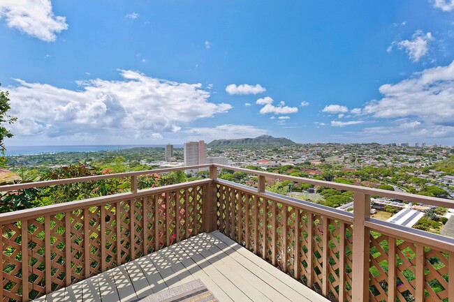 Foto del edificio - 4 bedroom/2.5 bath Gorgeous Views, Hot Tub...