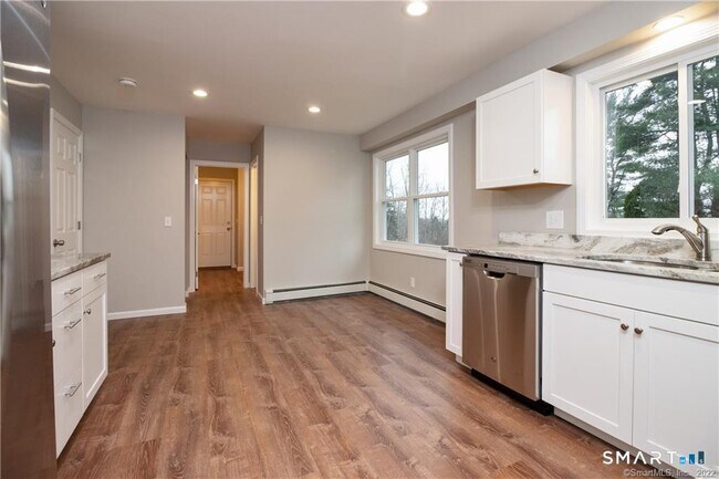 Building Photo - 2 Saddle Ridge Rd