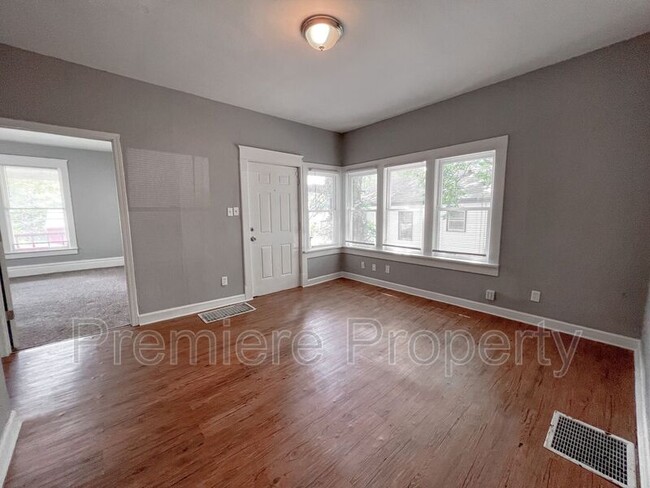 Building Photo - 1514 S Appleton Ave