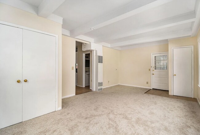 Living/Dining - 1722 Bender Rd