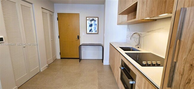 Foto del edificio - 11 NE 6th St