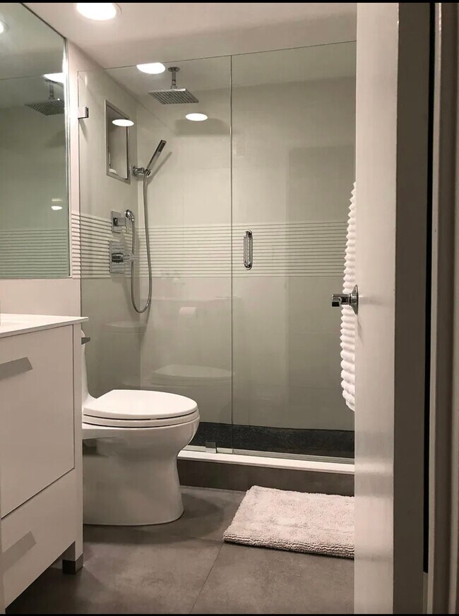 Foto del edificio - 3001 S Ocean Dr