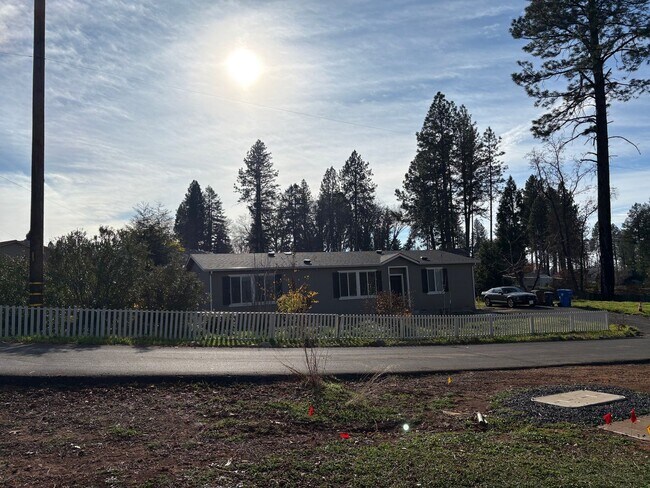 Foto del edificio - 7045 Molokai Dr