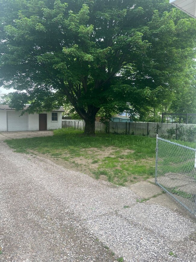 Foto del edificio - 1146 E 26th St