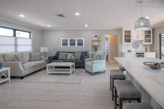 Foto del edificio - 915 Don Juan Ct