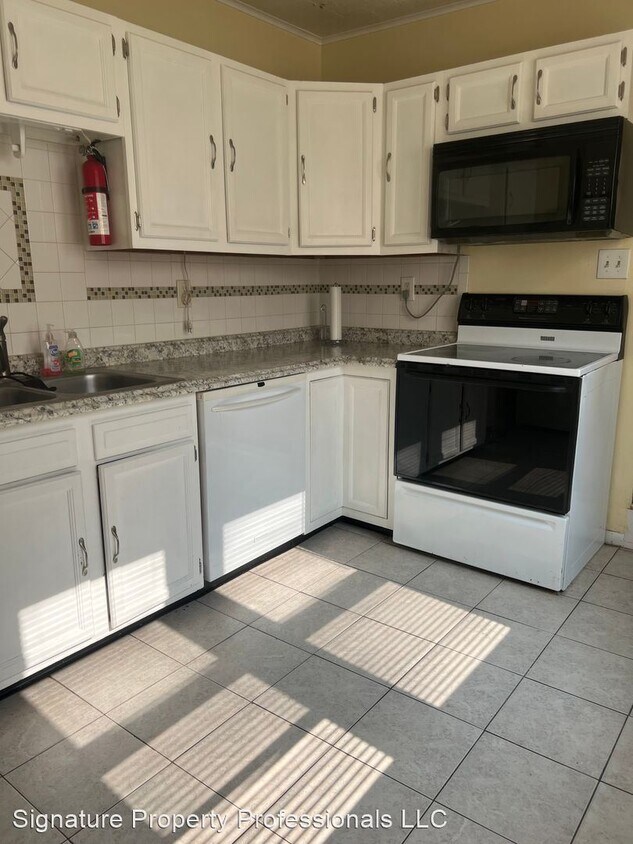 Primary Photo - 3 br, 1.5 bath House - 481 Manor Street
