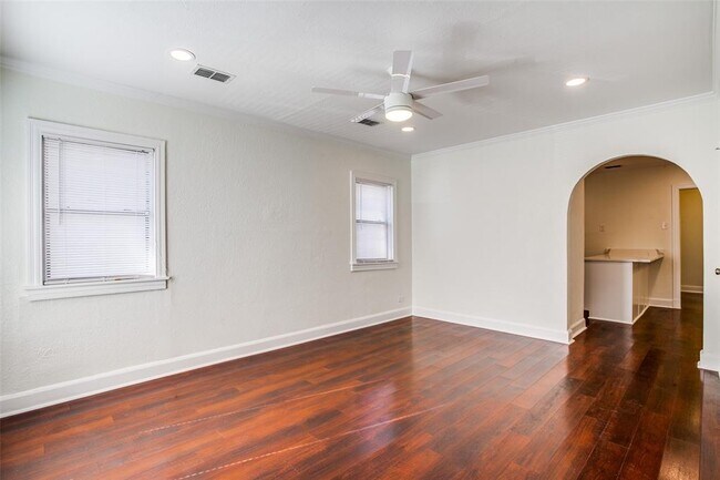 Foto del edificio - 3328 Rosedale Ave