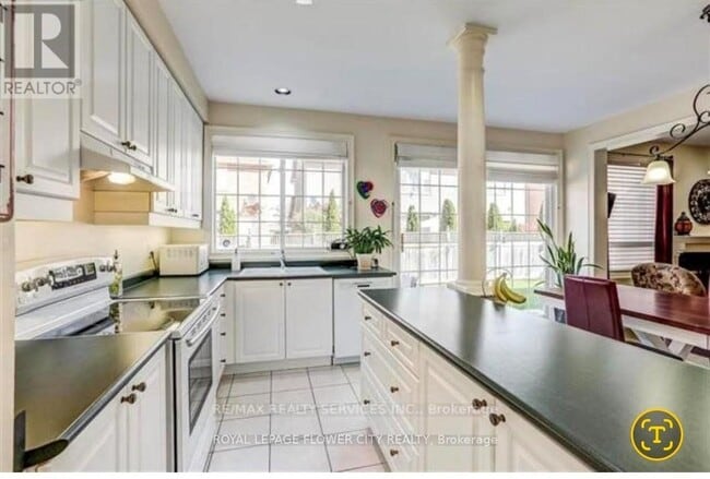 Building Photo - 23 Merlin Dr