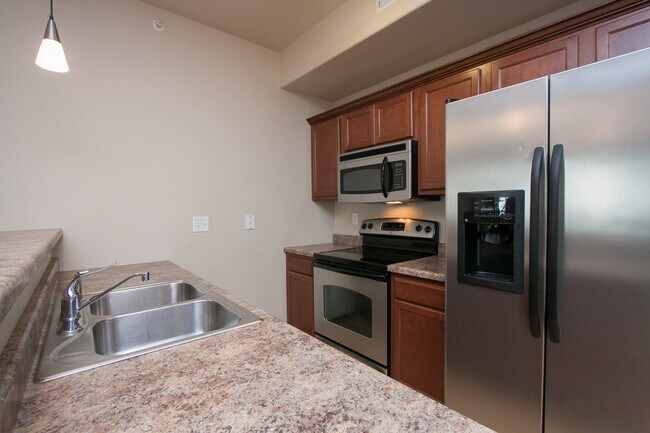 Kitchen - 1848 W Benton St