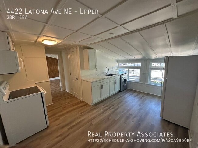 Building Photo - 4422 Latona Ave NE