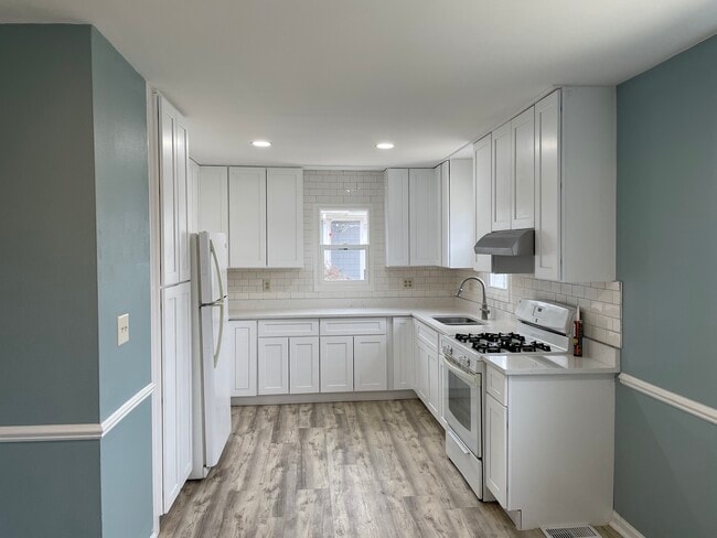 Foto del edificio - 114 E Richmond St